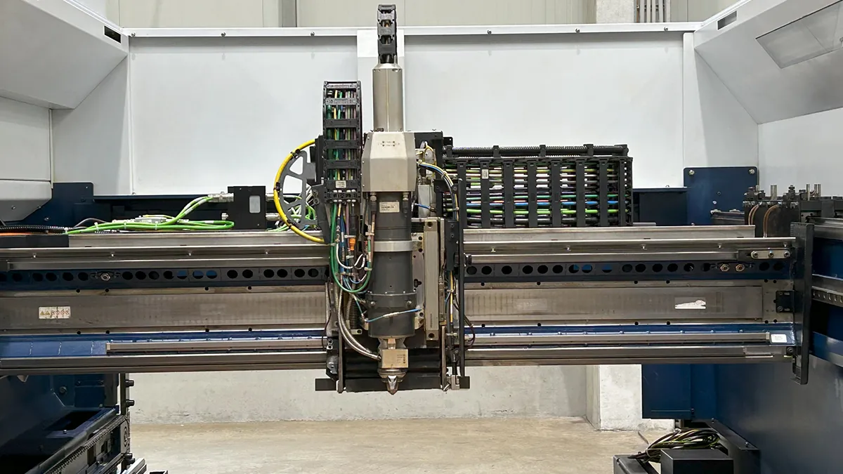 TruLaser 3030 fiber ( Станок с ЧПУ